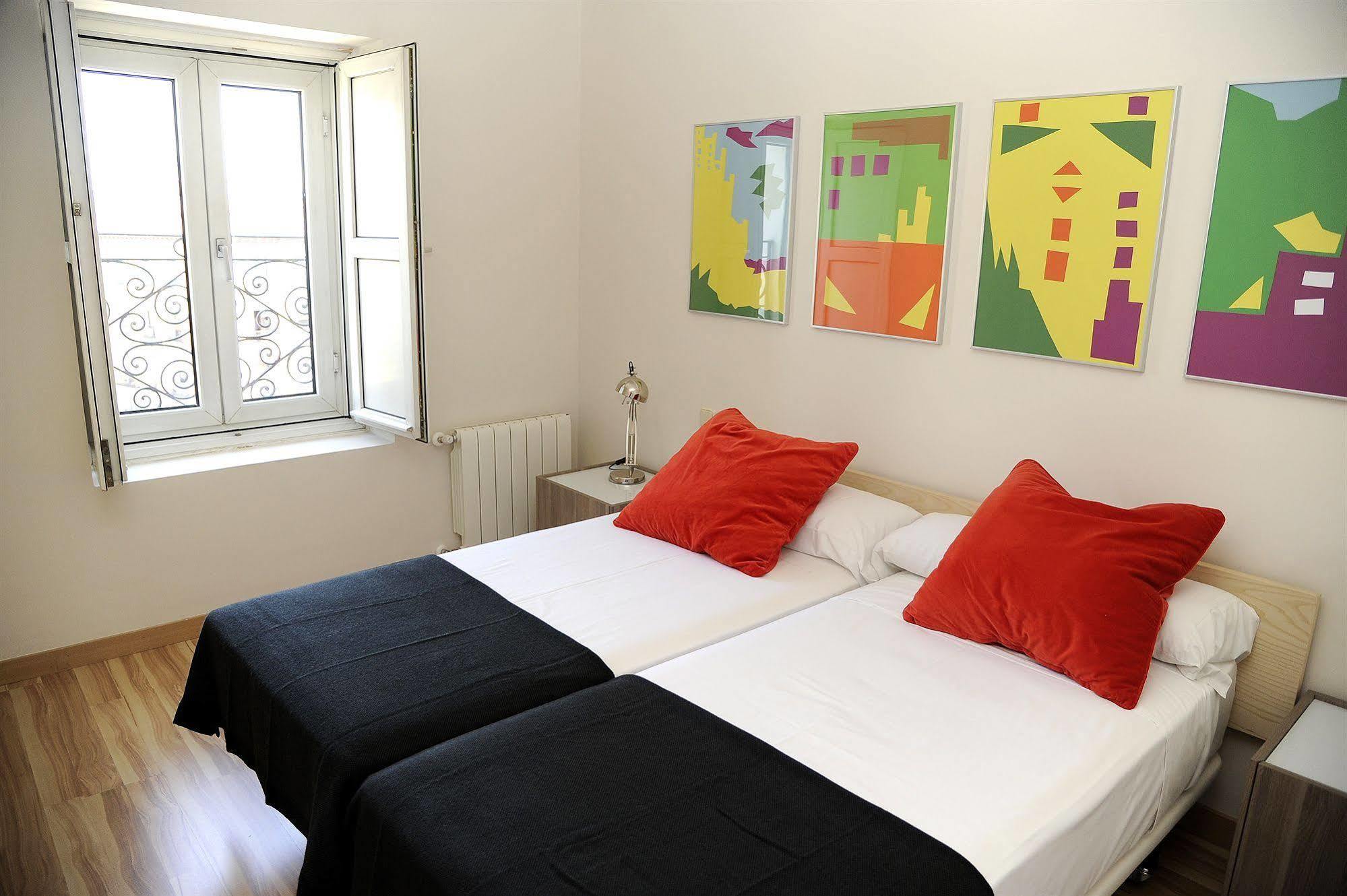 Mola Suites Madrid Kültér fotó